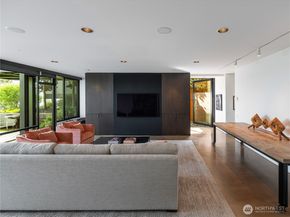 3310 E Laurelhurst Drive NE, Seattle WA 98105