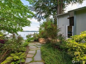 3310 E Laurelhurst Drive NE, Seattle WA 98105