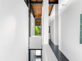 3310 E Laurelhurst Drive NE, Seattle WA 98105