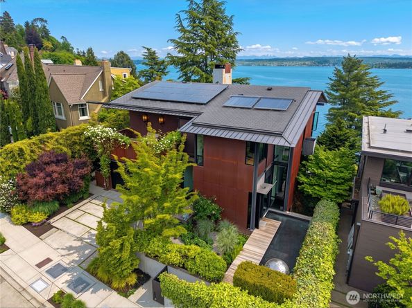 3310 E Laurelhurst Drive NE, Seattle WA 98105