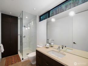 3310 E Laurelhurst Drive NE, Seattle WA 98105
