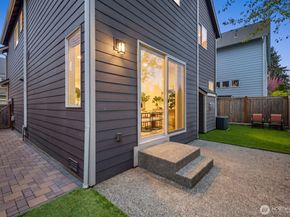 20420 5th Avenue W, Lynnwood WA 98036