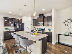 20420 5th Avenue W, Lynnwood WA 98036