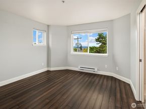 1818 18th Avenue 204, Seattle WA 98122