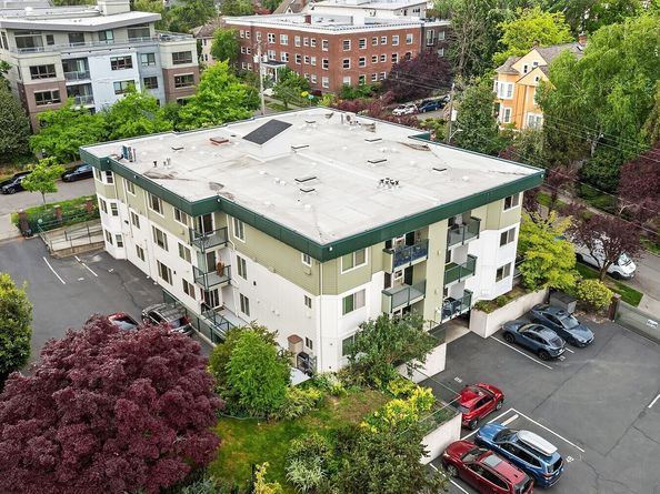 1818 18th Avenue 204, Seattle WA 98122