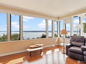 1919 SW Cove Point Road, Burien WA 98146