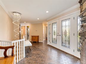 1919 SW Cove Point Road, Burien WA 98146