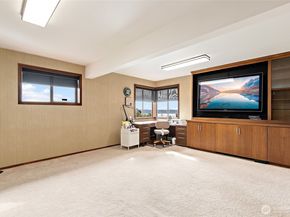 1919 SW Cove Point Road, Burien WA 98146