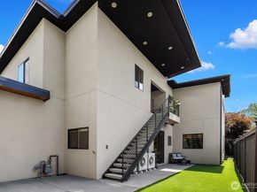 107 6th Street S, Kirkland WA 98033
