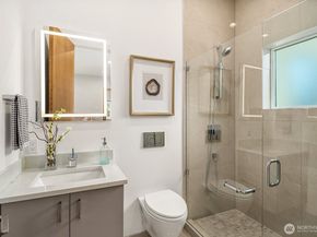 107 6th Street S, Kirkland WA 98033