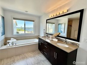 7426 S 114th St, Seattle WA 98178