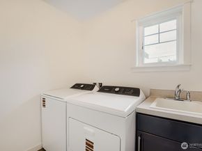 7426 S 114th St, Seattle WA 98178