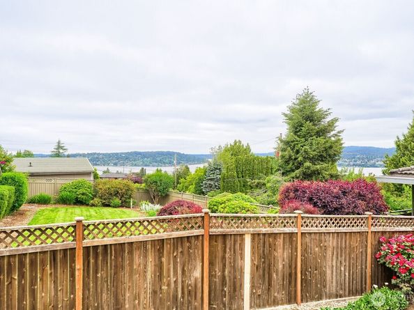 7426 S 114th St, Seattle WA 98178