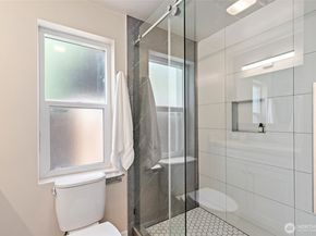 14338 Ashworth Avenue N B, Seattle WA 98133