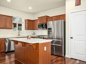 4915 NE 5th Street, Renton WA 98059