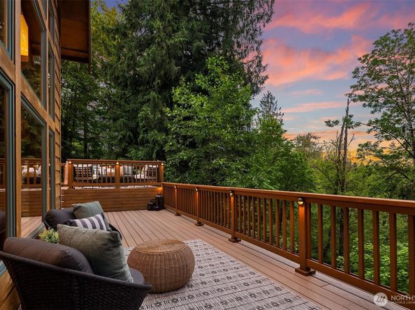 16700 Saybrook Drive NE, Woodinville WA 98077