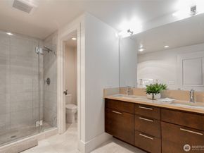 1 Ward Street C, Seattle WA 98109