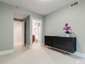 1 Ward Street C, Seattle WA 98109