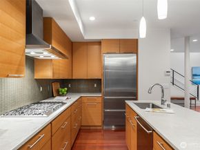 1 Ward Street C, Seattle WA 98109