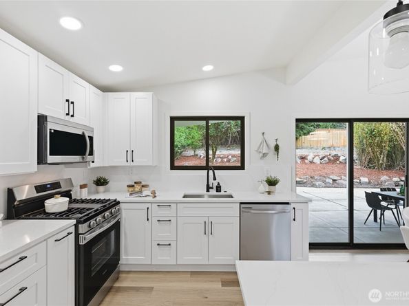 11255 Roseberg Avenue S, Seattle WA 98168