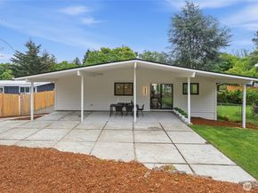 11255 Roseberg Avenue S, Seattle WA 98168