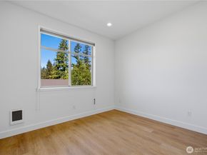 16347 NE 12th Place, Bellevue WA 98008