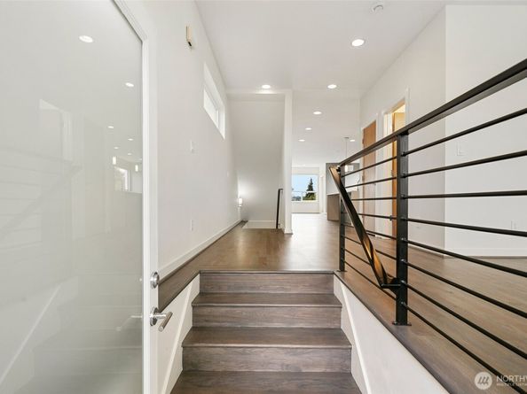 221 NW 50th Street, Seattle WA 98107