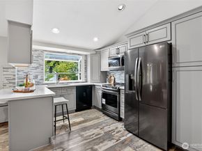 21011 36th Place W, Lynnwood WA 98036
