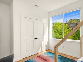 21907 25th St SE Unit C, Bothell WA 98021