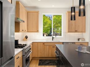 21907 25th St SE Unit C, Bothell WA 98021