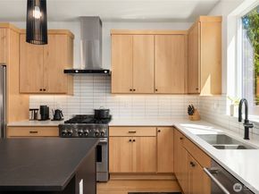 21907 25th St SE Unit C, Bothell WA 98021