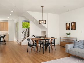 21907 25th St SE Unit C, Bothell WA 98021