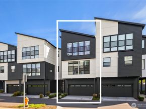 21907 25th St SE Unit C, Bothell WA 98021