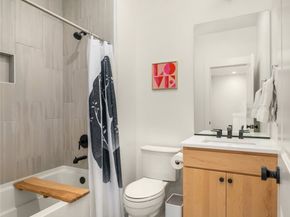 21907 25th St SE Unit C, Bothell WA 98021