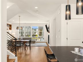 21907 25th St SE Unit C, Bothell WA 98021
