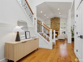 10504 NE 114th Lane, Kirkland WA 98033