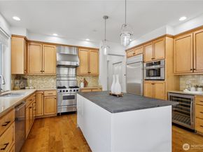 10504 NE 114th Lane, Kirkland WA 98033