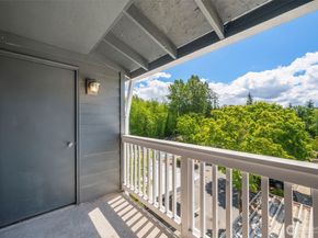 23410 18th Avenue S C302, Des Moines WA 98198