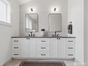 1970 25th Avenue E, Seattle WA 98112