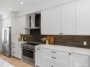 1970 25th Avenue E, Seattle WA 98112