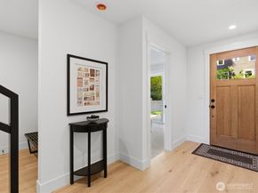 1970 25th Avenue E, Seattle WA 98112