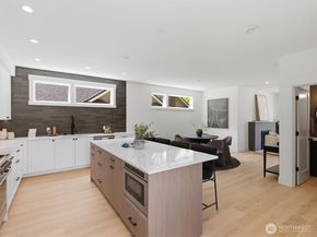 1970 25th Avenue E, Seattle WA 98112