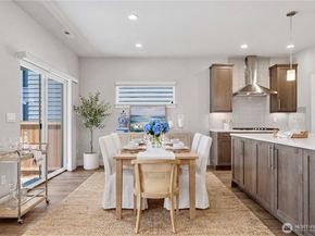 6302 SW 206th Pl, Lynnwood WA 98036