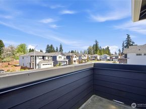 6302 SW 206th Pl, Lynnwood WA 98036