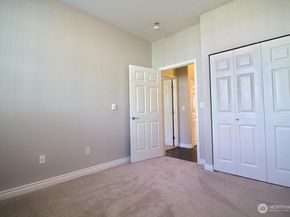 10025 9th Avenue W D101, Everett WA 98204