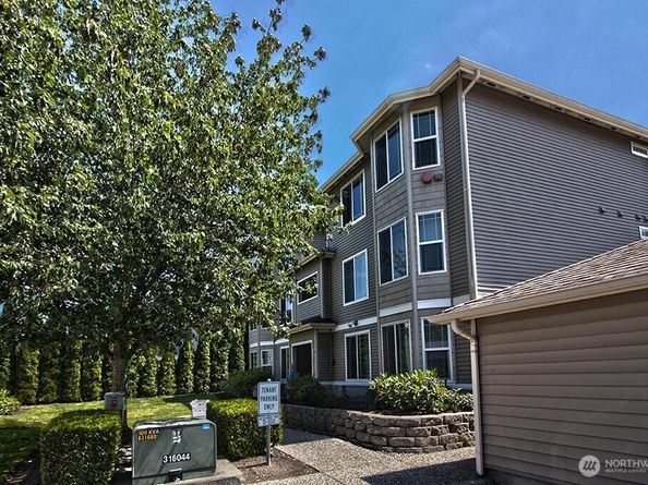 10025 9th Avenue W D101, Everett WA 98204