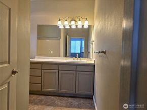 10025 9th Avenue W D101, Everett WA 98204