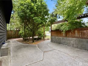 1608 151st Avenue SE, Bellevue WA 98007