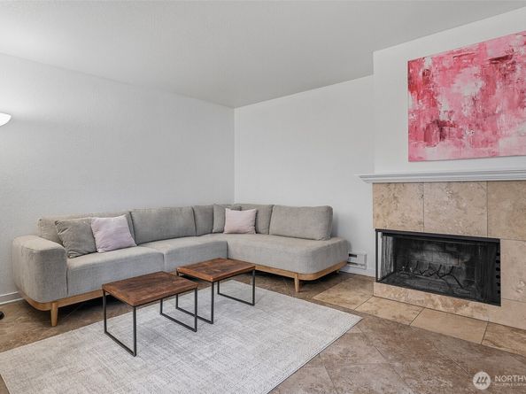 1475 N 200th Street 101, Shoreline WA 98133