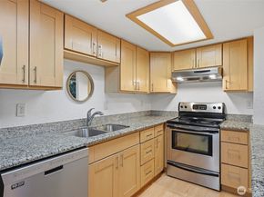 1475 N 200th Street 101, Shoreline WA 98133